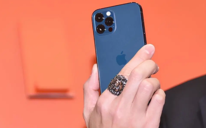 南岳苹果手机维修分享iPhone12系列重启方法教程 